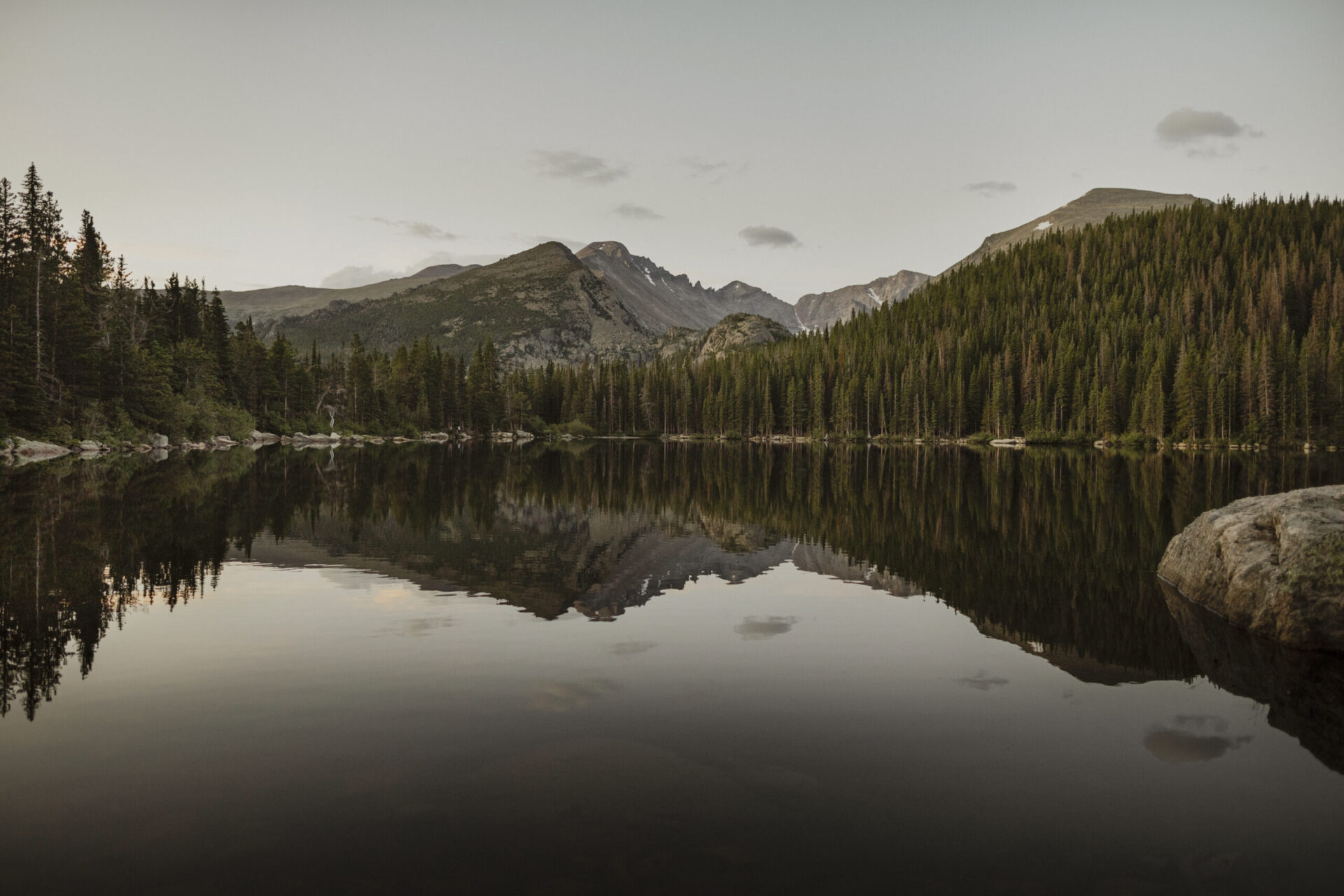 A lake surrounded by the forest in Parker, Colorado.